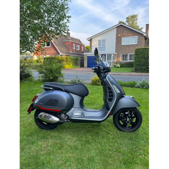 Vespa GTS 300 Super Sport HPE 2021