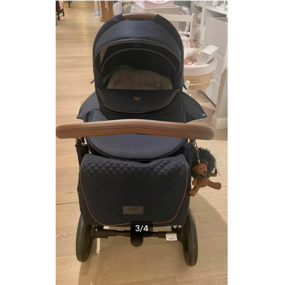 Belle premi&egrave;re poussette